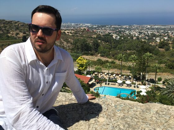 Евгений Карташов